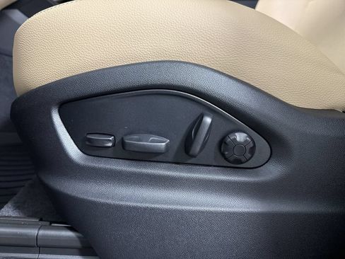 Certified 2026 Porsche Cayenne AWD/4WD image 39