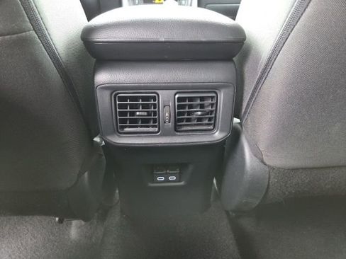 Used 2025 Toyota RAV4 XLE AWD/4WD image 22