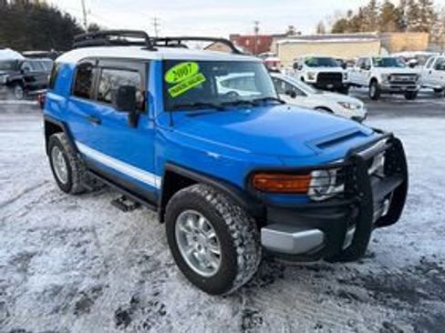 Used 2007 Toyota FJ Cruiser 4WD image 2