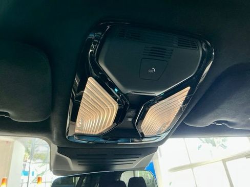 Used 2023 BMW X7 xDrive40i w/ M Sport Package AWD/4WD image 56