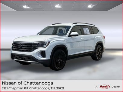 Used 2024 Volkswagen Atlas SE w/ Black Wheel Package