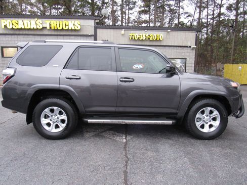 Used 2019 Toyota 4Runner SR5 image 12
