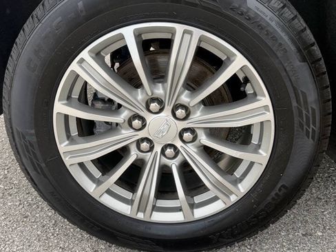 Used 2017 Cadillac XT5 Luxury AWD/4WD image 4