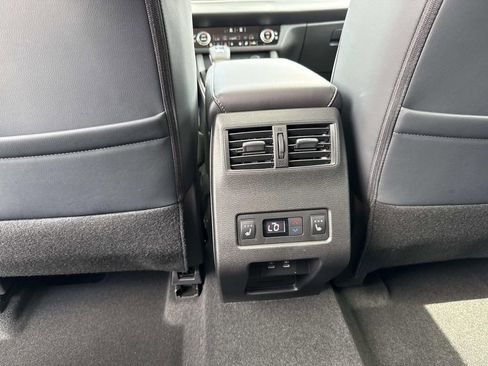 New 2026 Mitsubishi Outlander SEL FWD image 17