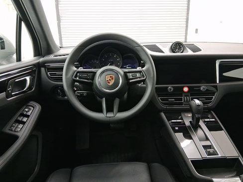 New 2026 Porsche Macan image 22