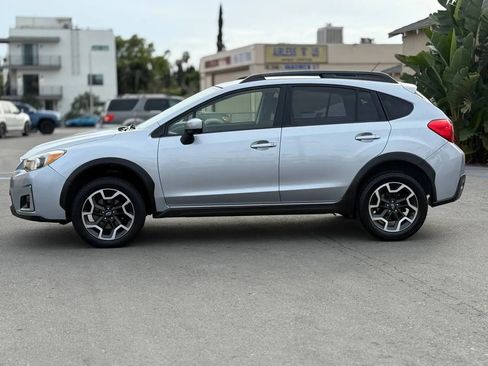 Used 2017 Subaru Crosstrek 2.0i Premium image 9