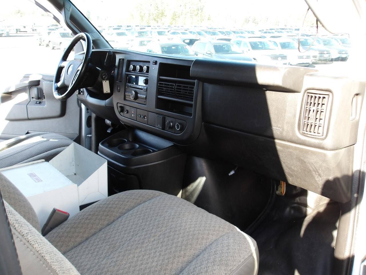 Used 2016 Chevrolet Express 3500 RWD image 13