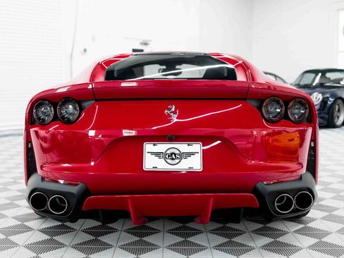 Used 2018 Ferrari 812 Superfast RWD image 9