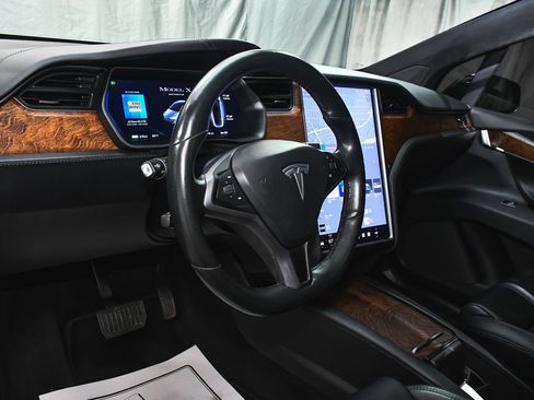 Used 2020 Tesla Model X Long Range AWD/4WD image 23