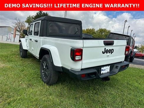 New 2026 Jeep Gladiator Sport image 7