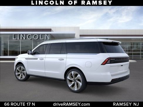 New 2026 Lincoln Navigator L Black Label AWD/4WD image 5