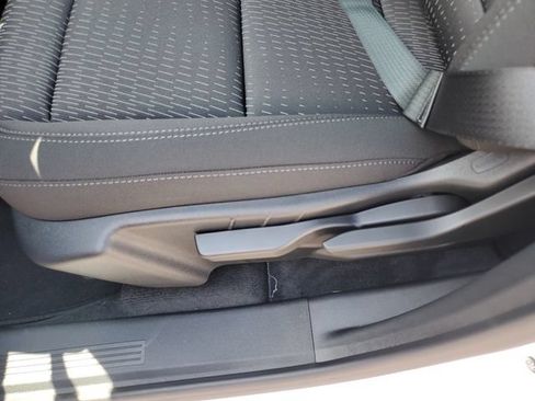 New 2026 Chevrolet Equinox LT FWD image 17