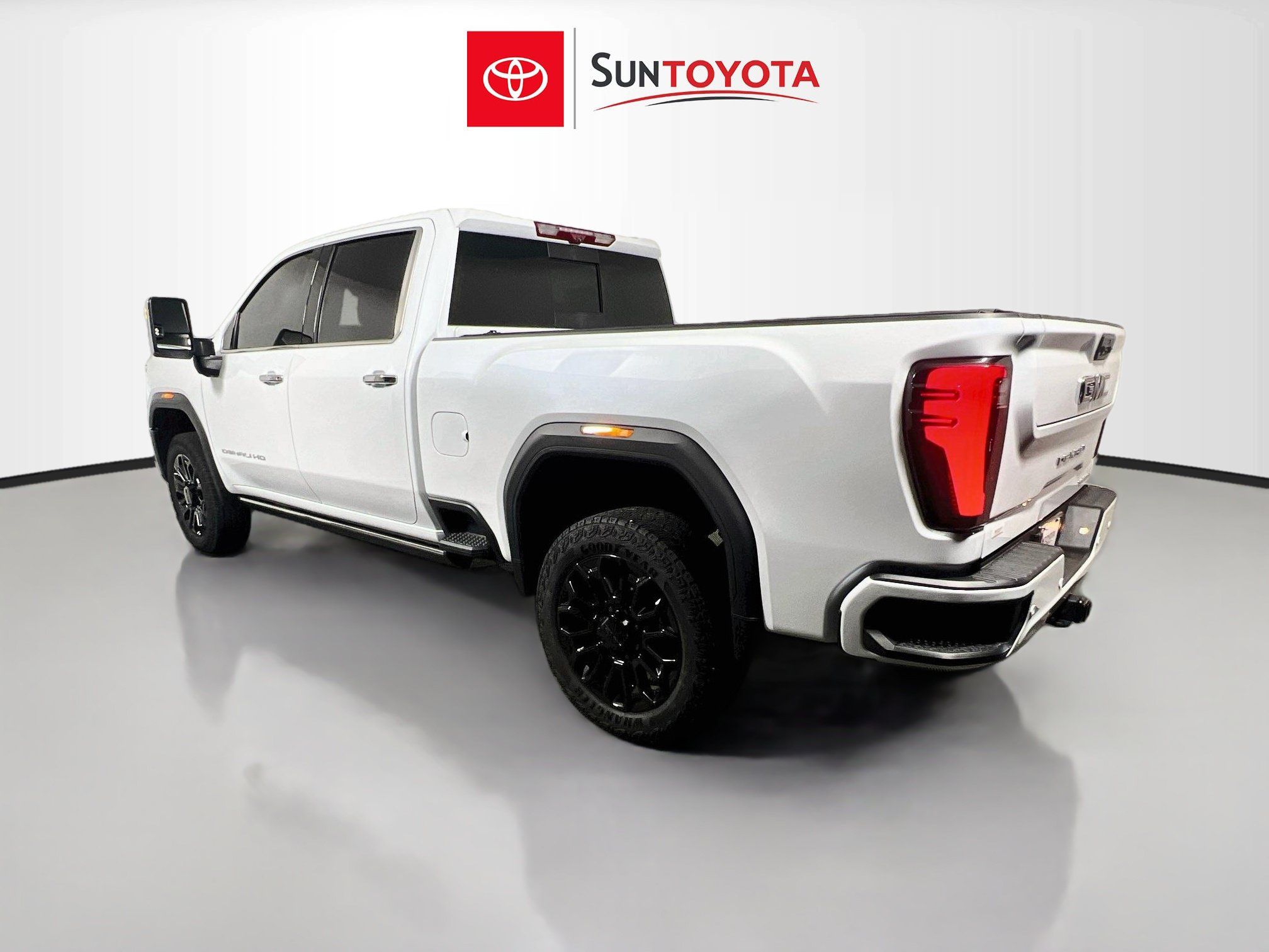 Used 2026 GMC Sierra 2500 Denali w/ Denali Reserve Package AWD/4WD image 6