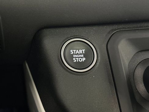 Used 2025 Land Rover Defender 110 S image 34