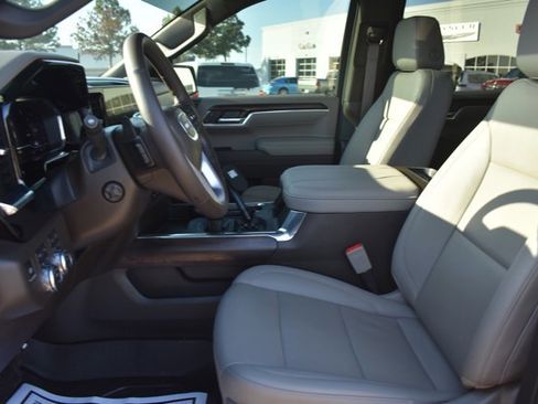 Used 2025 GMC Sierra 1500 SLT image 17