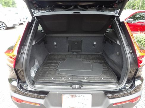 Used 2020 Volvo XC40 T5 R-Design AWD/4WD image 27