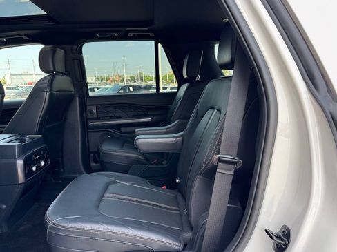 Used 2023 Ford Expedition Platinum AWD/4WD image 32