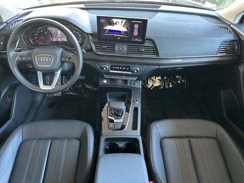 Used 2023 Audi Q5 2.0T Premium w/ Convenience Package AWD/4WD image 3
