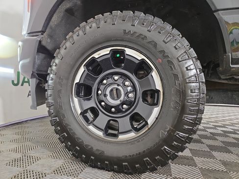 Used 2024 Ford F250 Platinum image 34