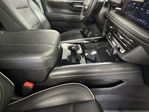 Used 2025 Chevrolet Tahoe Premier image 40