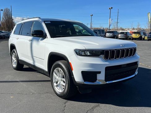 Used 2025 Jeep Grand Cherokee L Laredo w/ Trailer Tow Package AWD/4WD image 4