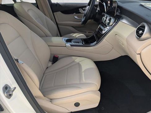 Used 2022 Mercedes-Benz GLC 300 image 21