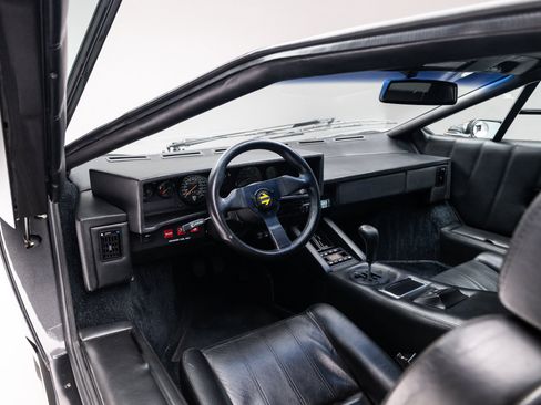 Used 1989 Lamborghini Countach Coupe RWD image 17