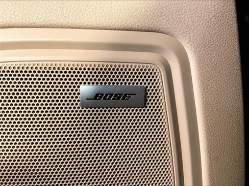 Certified 2023 Porsche Macan AWD/4WD image 38