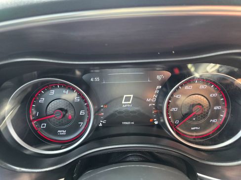 Used 2017 Dodge Charger SE RWD image 14