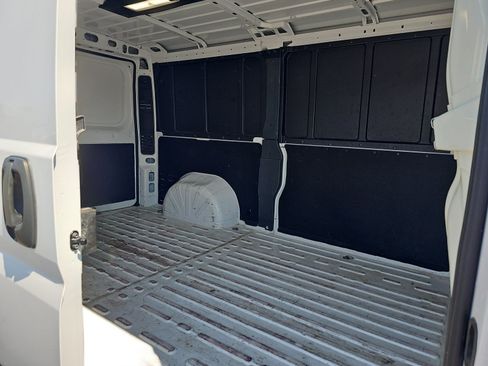 Used 2025 RAM ProMaster 2500 w/ Convenience Group FWD image 11