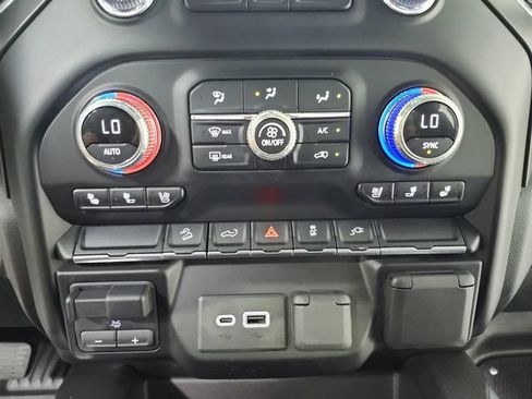 Used 2023 GMC Sierra 2500 AT4 AWD/4WD image 31
