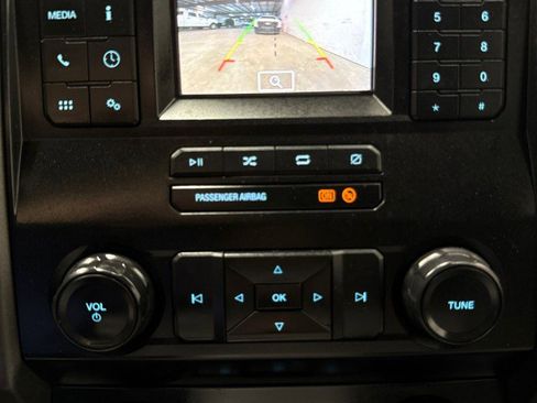 Used 2022 Ford F250 XL w/ Power Equipment Group image 19