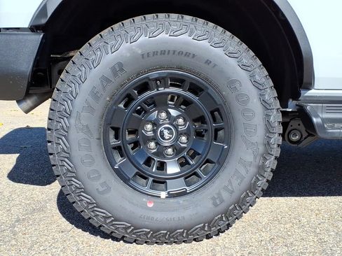 New 2026 Ford Bronco Outer Banks w/ Sasquatch Package AWD/4WD image 7