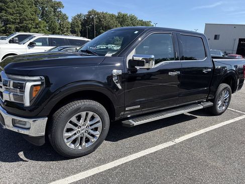 Used 2024 Ford F150 Lariat w/ Equipment Group 502A High AWD/4WD image 9