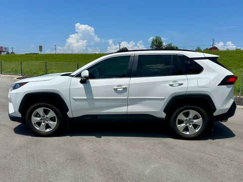 Used 2021 Toyota RAV4 XLE AWD/4WD image 8