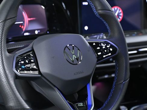 Used 2024 Volkswagen Golf R image 15