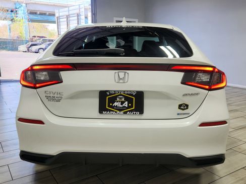 Used 2025 Honda Civic Sport image 4