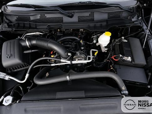 Used 2020 RAM 1500 Classic SLT w/ Luxury Group RWD image 14