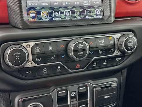 Used 2021 Jeep Gladiator Rubicon AWD/4WD image 25