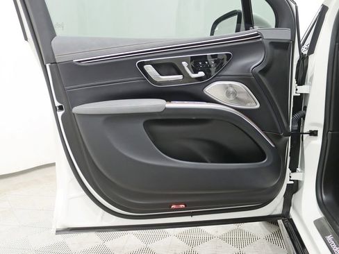 Used 2023 Mercedes-Benz EQS 580 4MATIC SUV image 37