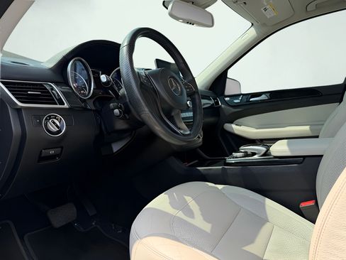 Used 2018 Mercedes-Benz GLS 450 4MATIC image 2