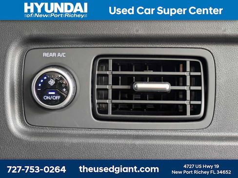 Used 2026 Hyundai Santa Fe SEL FWD image 17