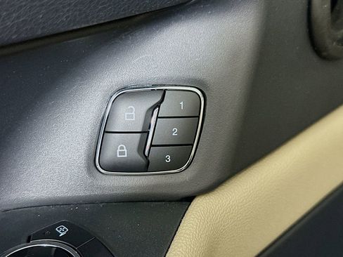 Used 2024 Ford Expedition Limited image 22