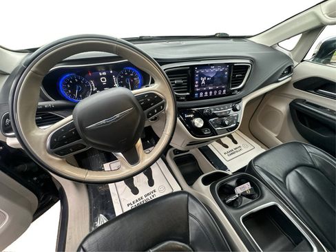 Used 2020 Chrysler Pacifica Limited w/ Advanced Safetytec Group image 33