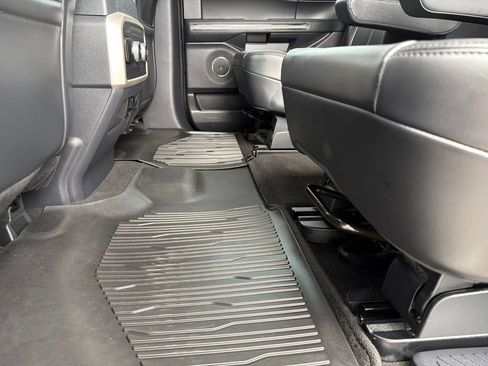 Used 2023 Ford Expedition XLT AWD/4WD image 22