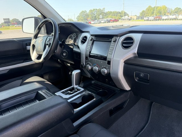 Used 2014 Toyota Tundra SR5 w/ SR5 Upgrade Package AWD/4WD image 11
