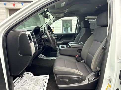 Used 2018 Chevrolet Silverado 1500 LT AWD/4WD image 9