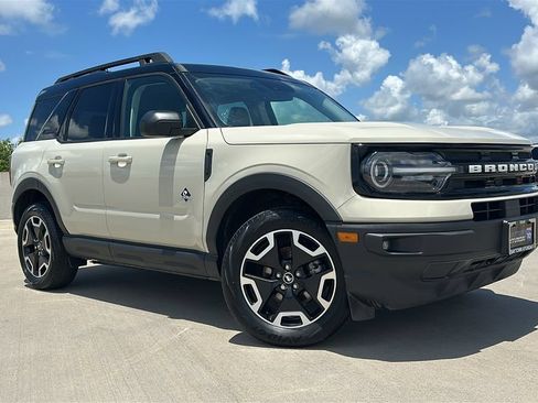 Used 2024 Ford Bronco Sport Outer Banks w/ Tech Package AWD/4WD image 5