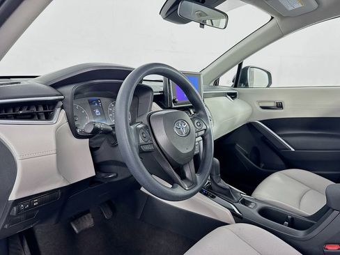 Used 2023 Toyota Corolla Cross L image 12