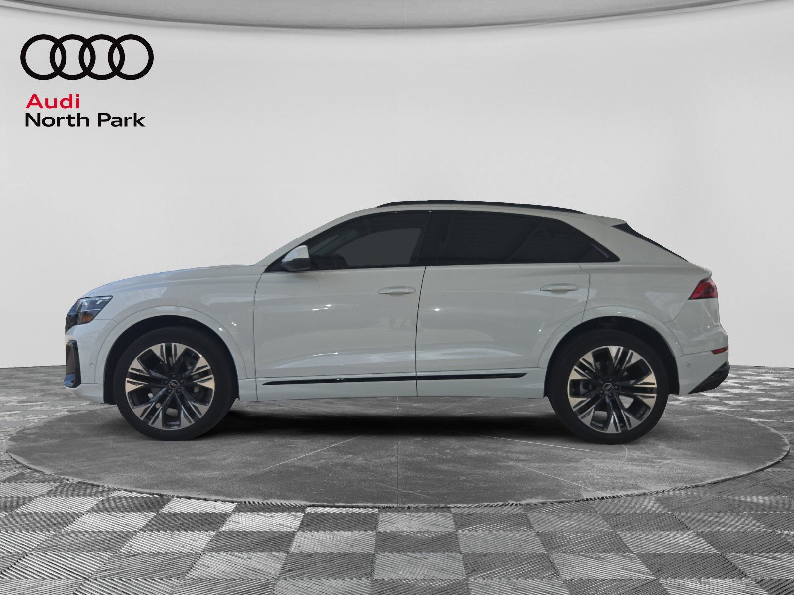 Used 2025 Audi Q8 Premium Plus w/ Premium Plus Package AWD/4WD image 2